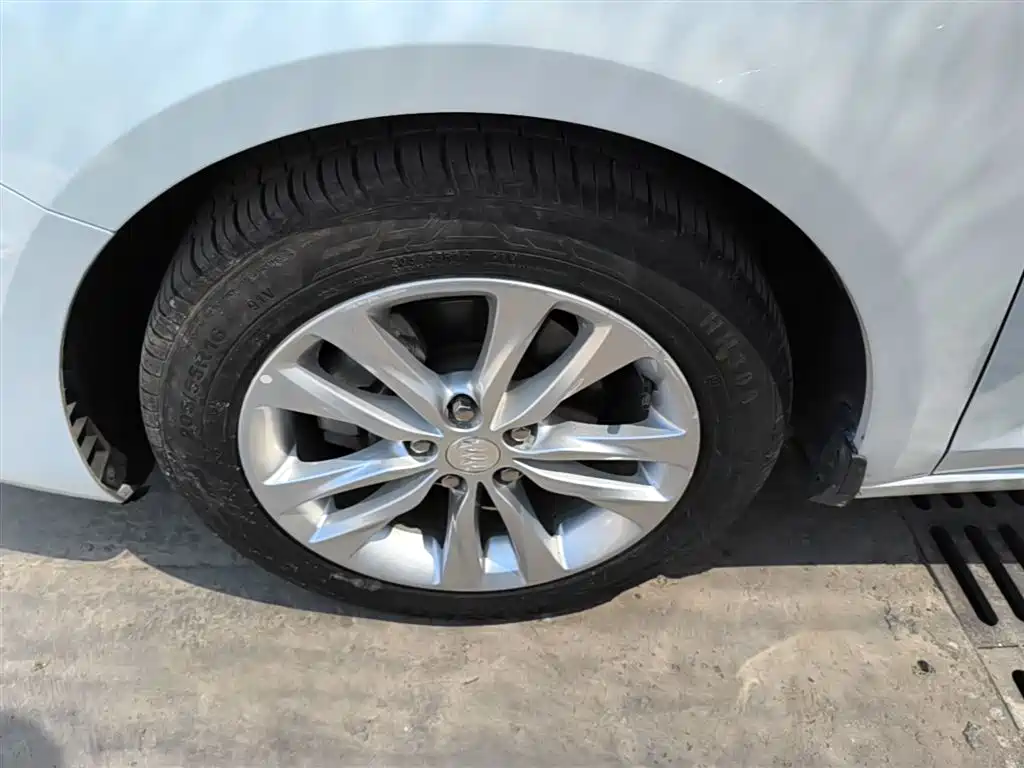 Buick Verano 2018 Sedan 20T Dual Clutch Leading фото 23