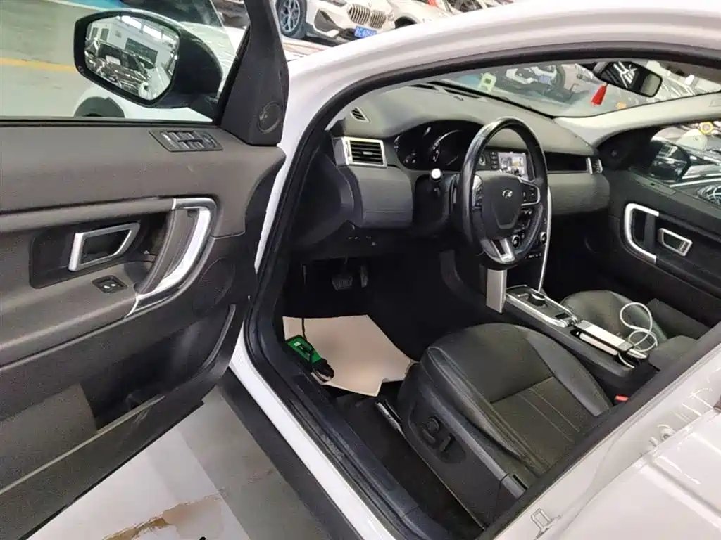 Land Rover Discovery Sport 2018 240PS SE Edition фото 16