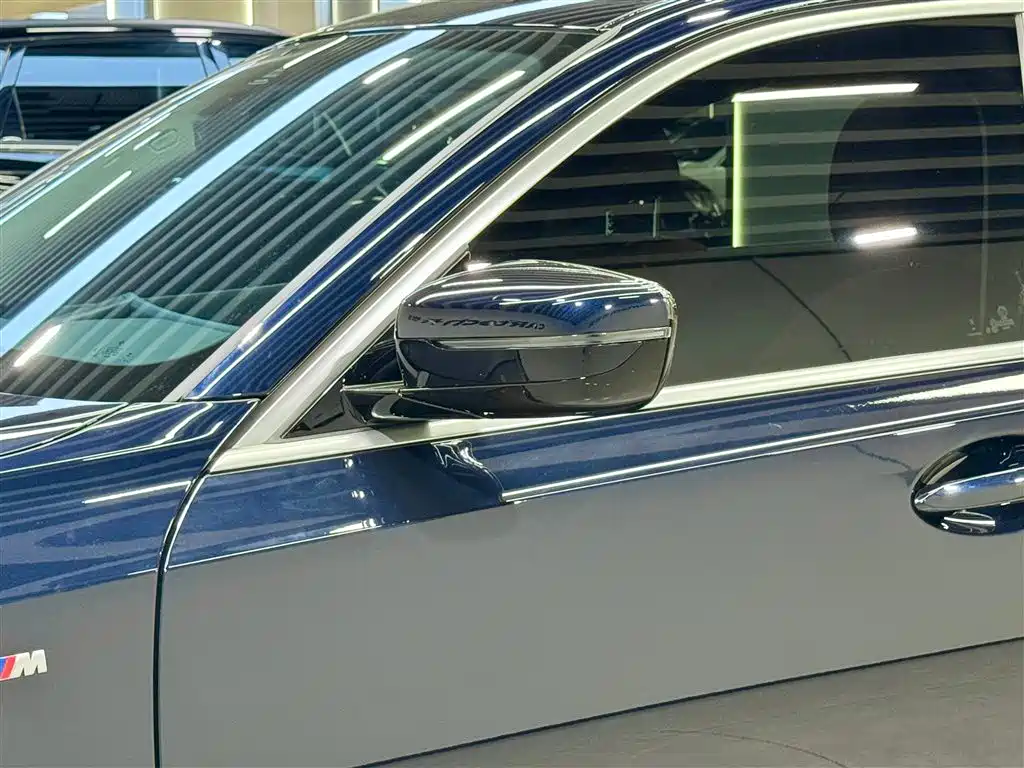 صورة 8 - BMW 3 Series