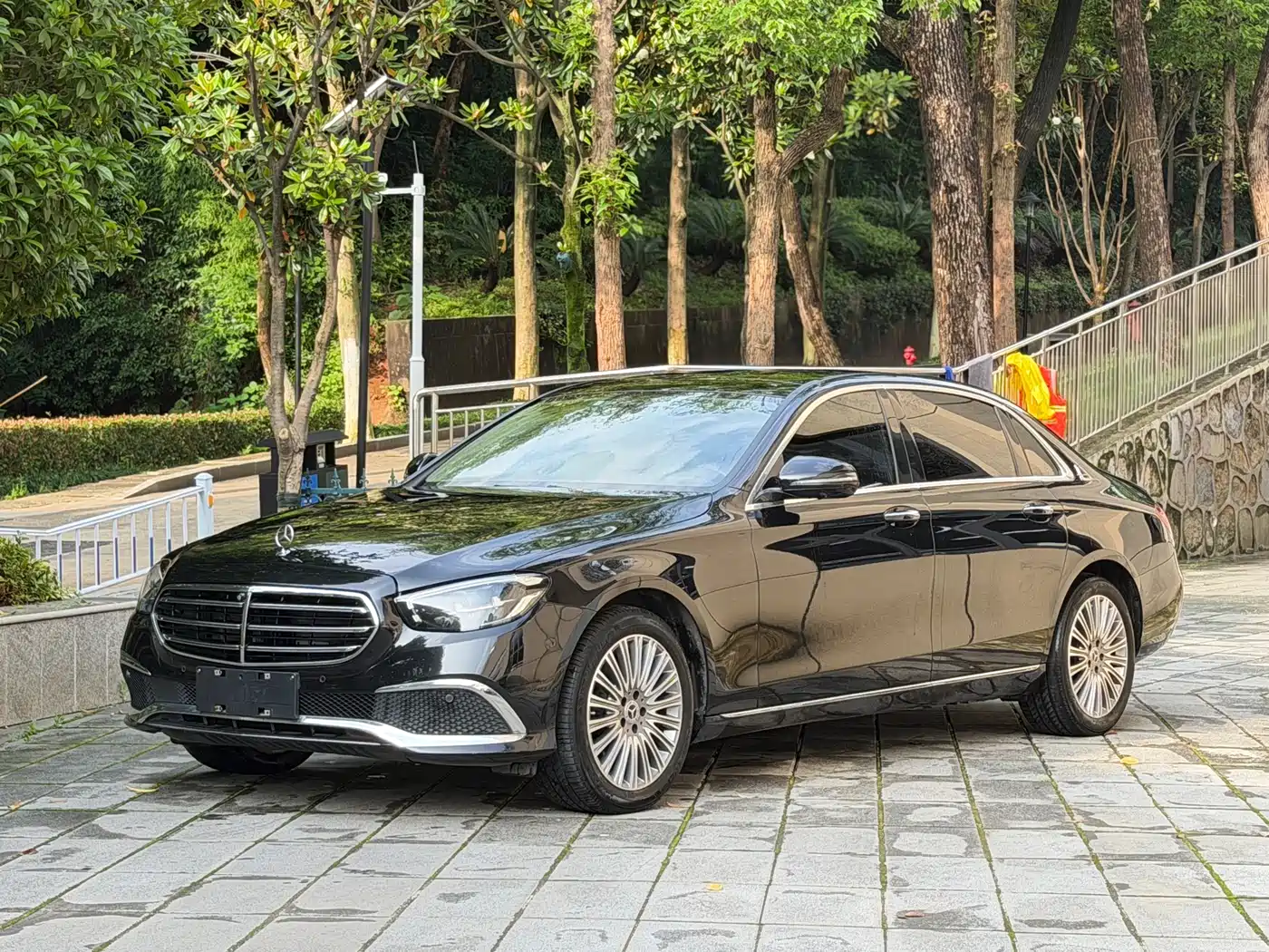 Mercedes-Benz E-Class 2021 E 300 L Fashion