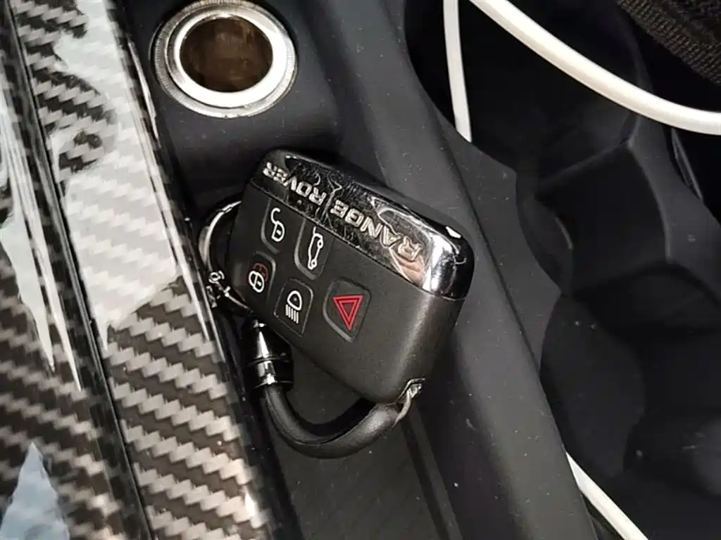 Land Rover Range Rover Evoque 2017 2.0T SE Smart Shine Edition фото 9