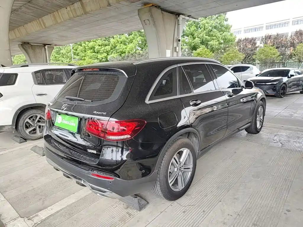 MERCEDES-BENZ GLC
