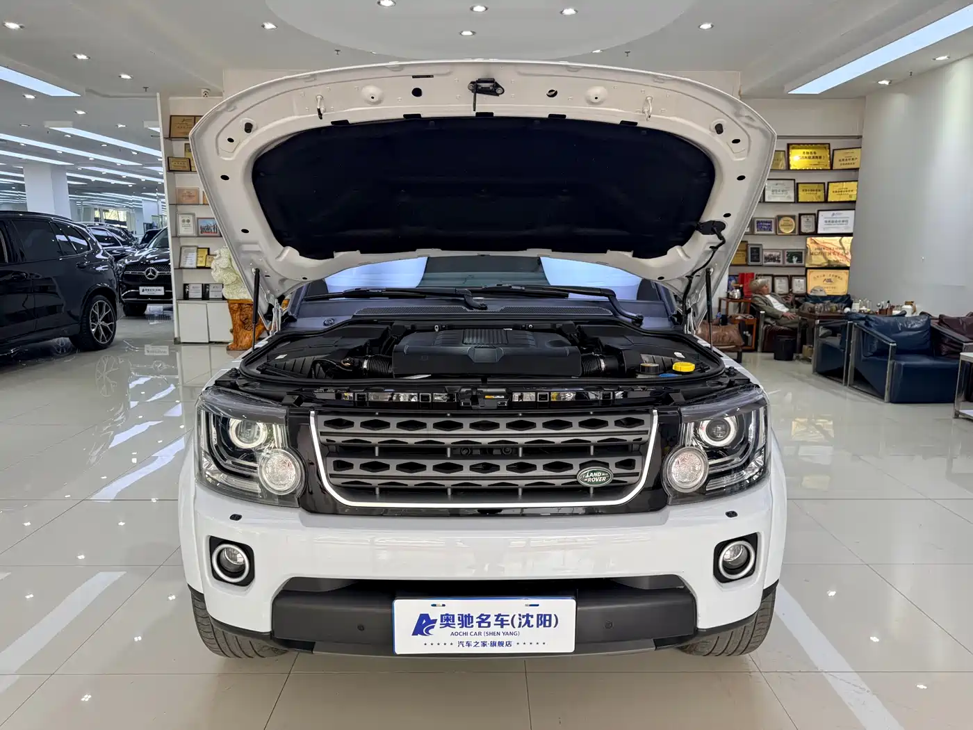 Land Rover Discovery 2016 3.0 SC V6 SE фото 21