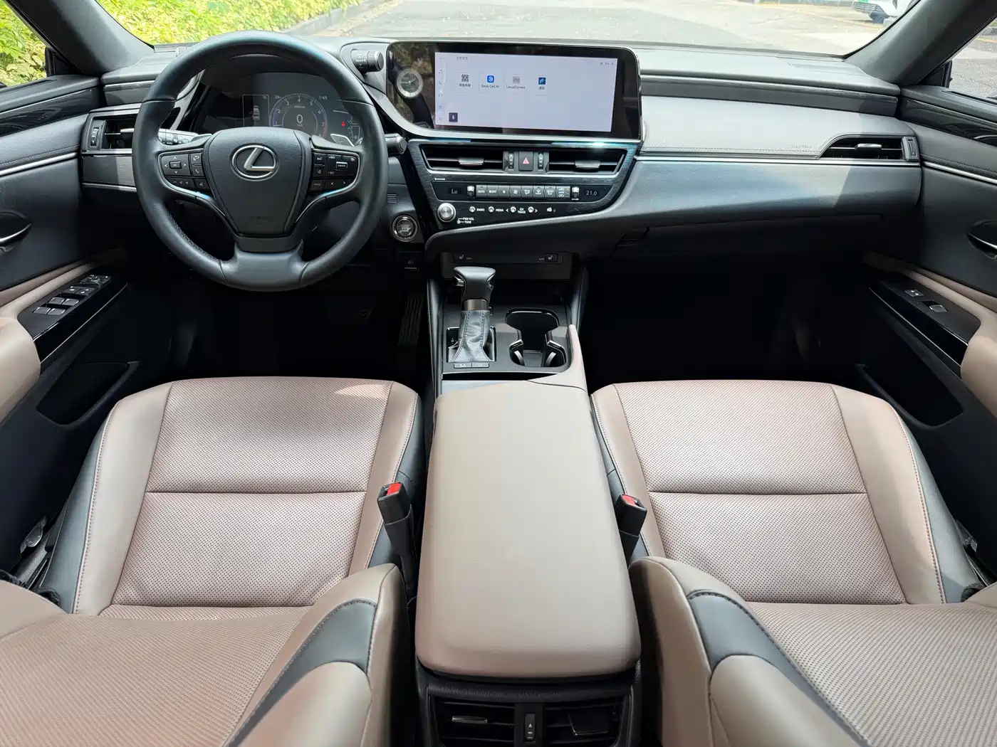 Lexus ES 2023 200 Excellence Edition фото 6