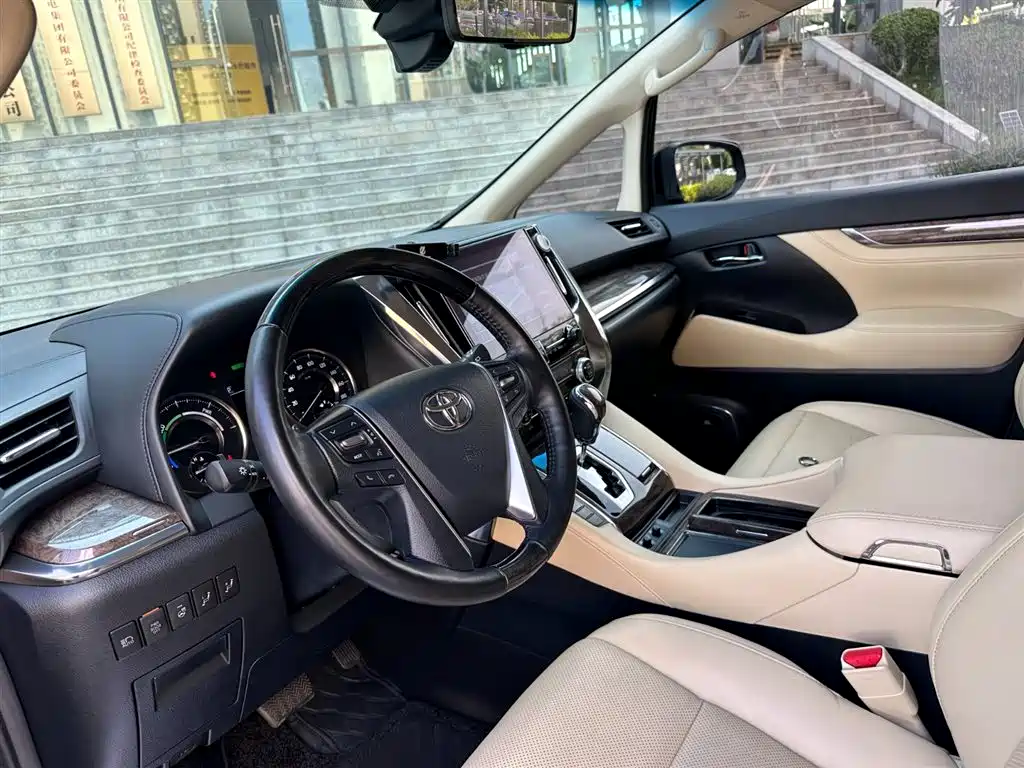 Toyota Alphard 2021 Hybrid 2.5L Premium фото 17