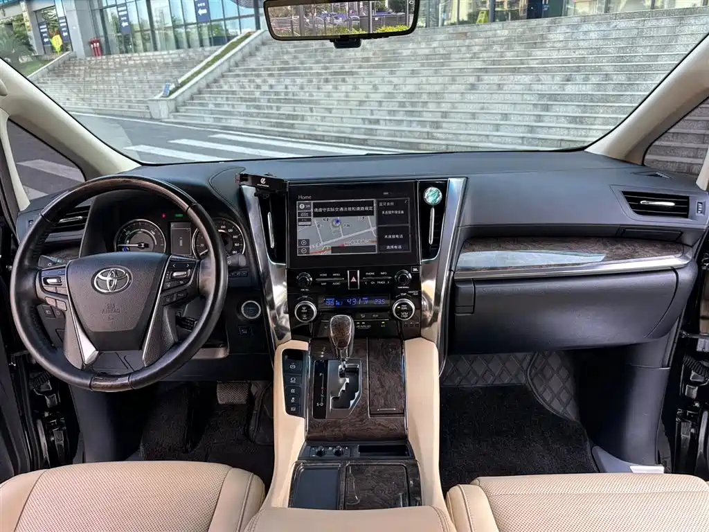 Toyota Alphard 2021 Hybrid 2.5L Premium фото 26