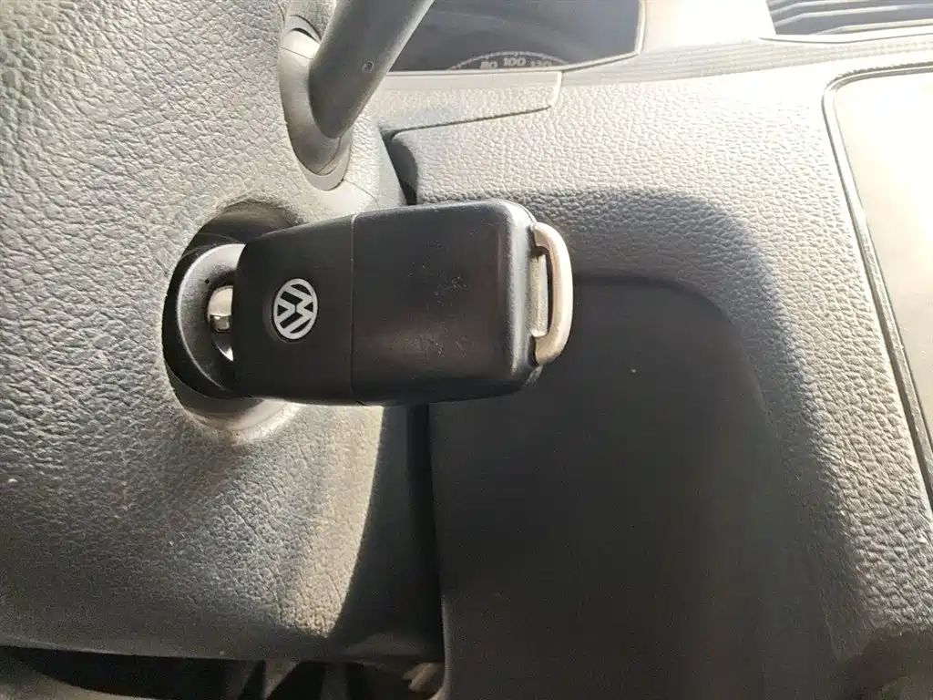 Volkswagen Santana 2016 1.4L Manual Trend Edition фото 12