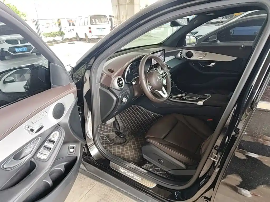 MERCEDES-BENZ GLC