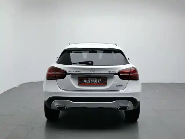 Mercedes-Benz GLA 2017 GLA 220 4MATIC Fashion — фото 4