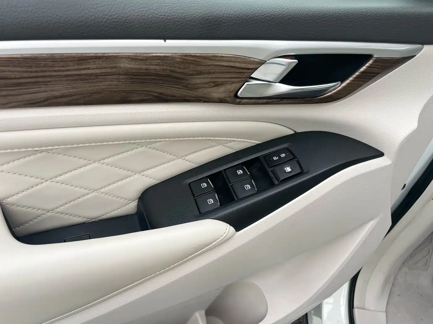 GAC Trumpchi Trumpchi M8 2018 320T Premium Edition фото 12