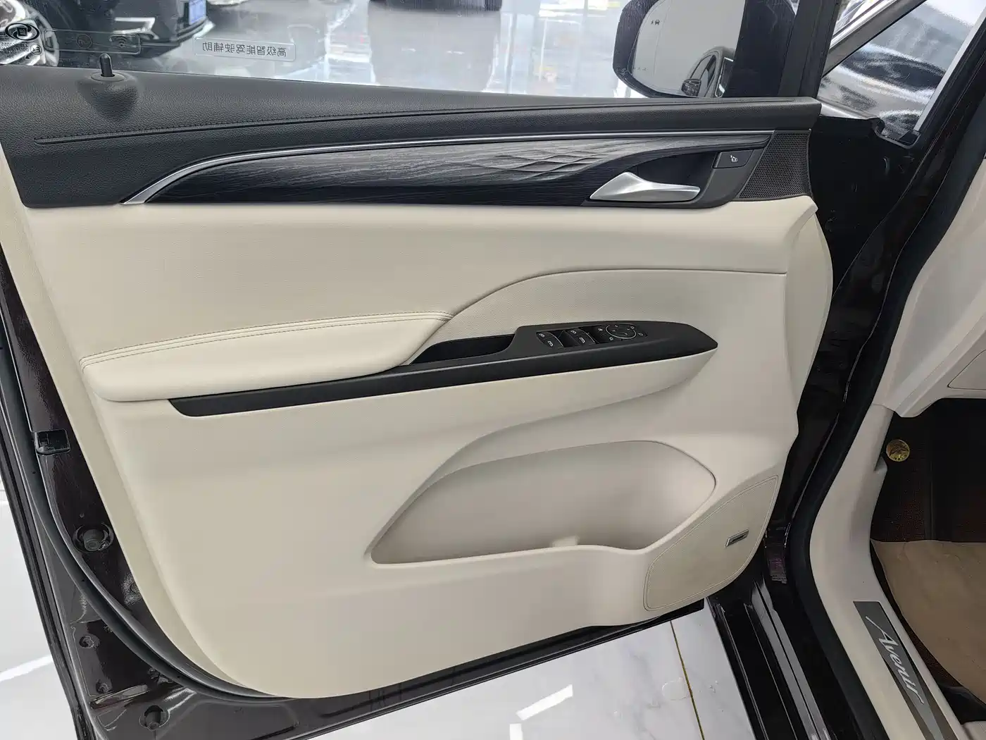 Buick GL8 2021 Avenir Aivia 7-Seater Family Edition фото 6