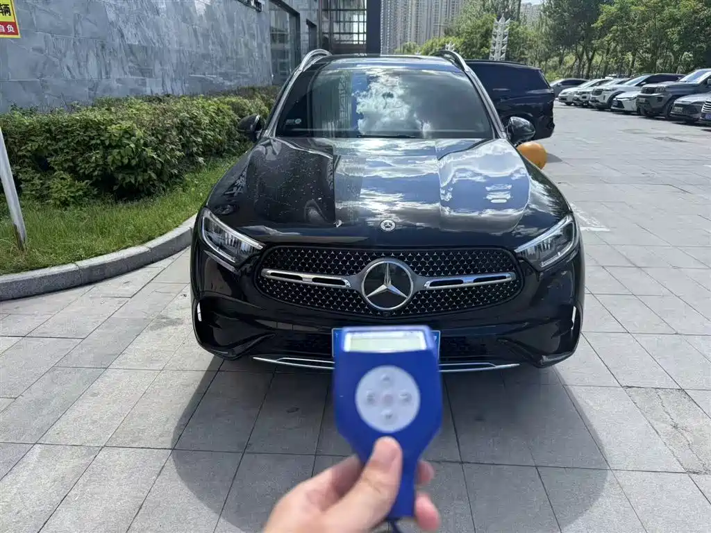 MERCEDES-BENZ GLC