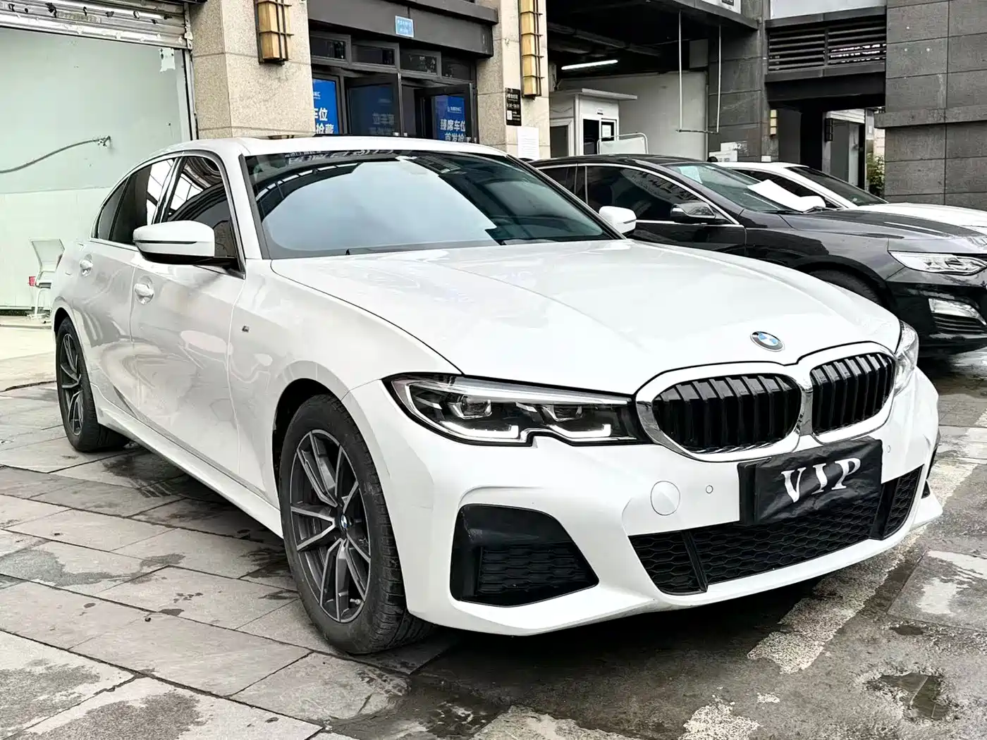 BMW 3-SERIES
