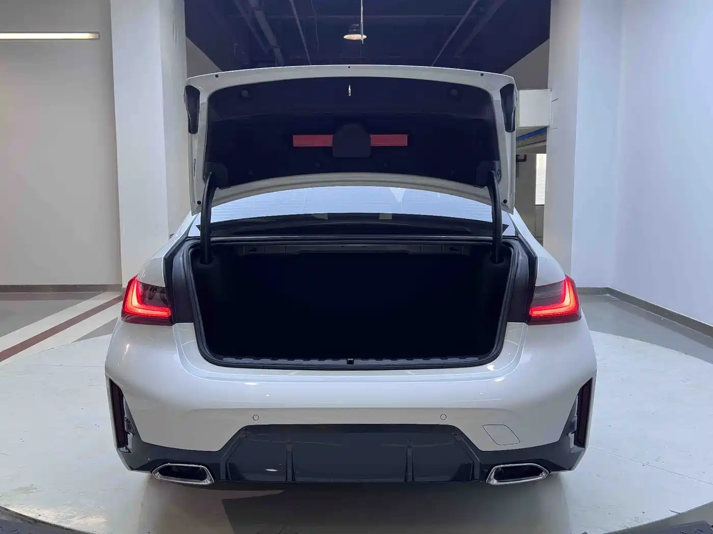 BMW 3 Series 2023 320Li M Sport Package фото 22