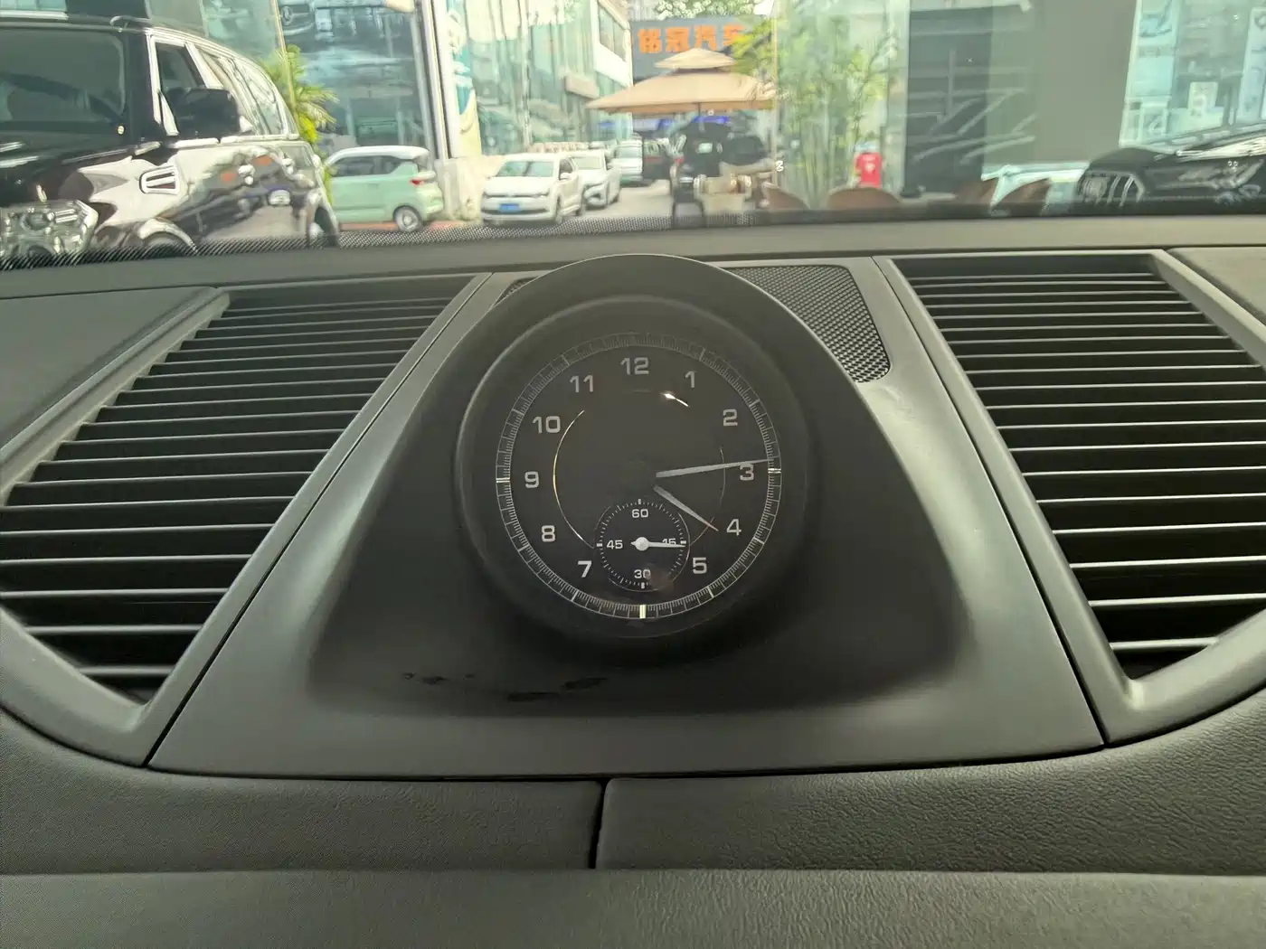 Porsche Macan 2023 Macan 2.0T фото 18