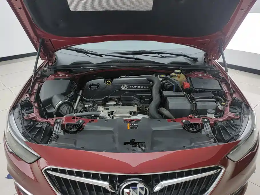 Фото 10 - Buick Regal