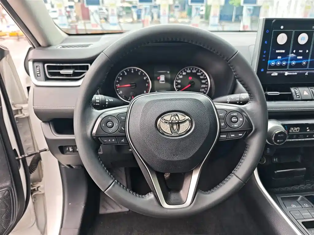 Toyota Wildlander 2022 2.0L CVT FWD Luxury PLUS Edition фото 13