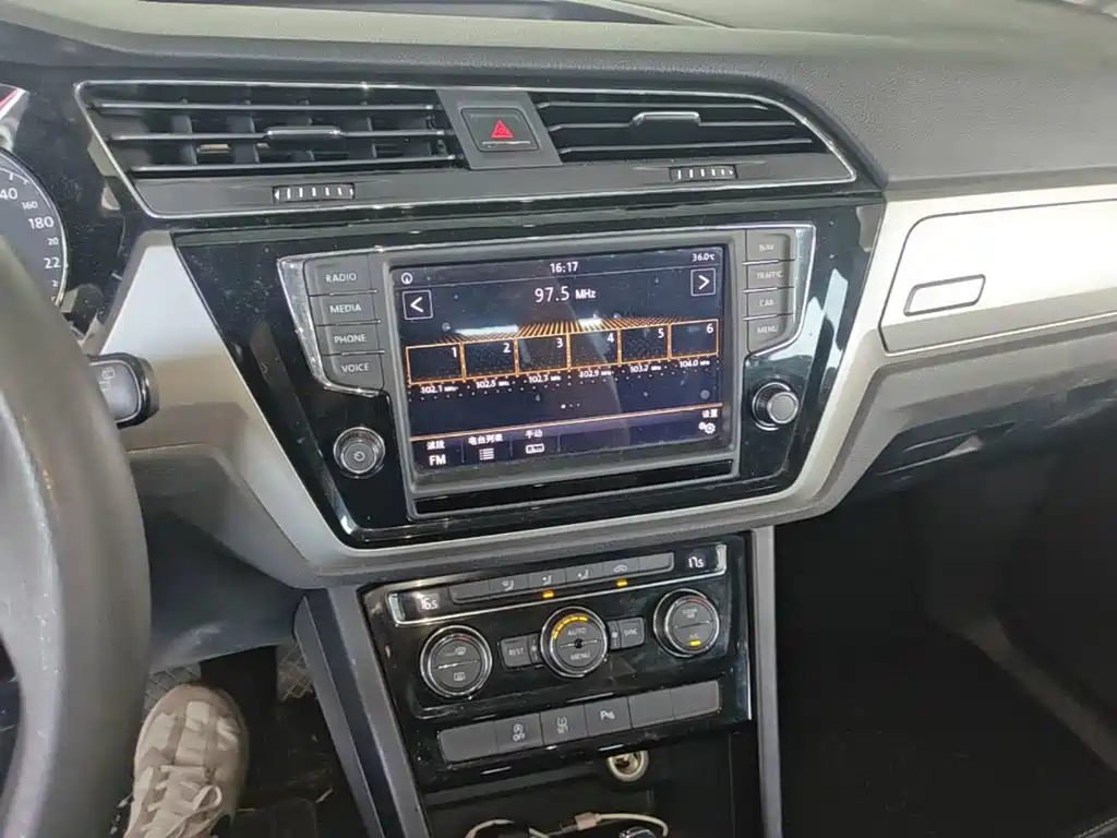 Photo 13 - Volkswagen Touran