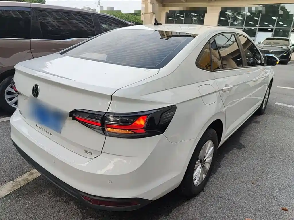 Volkswagen Lavida 2023 New Sharp 1.5L Auto Premium Edition фото 7
