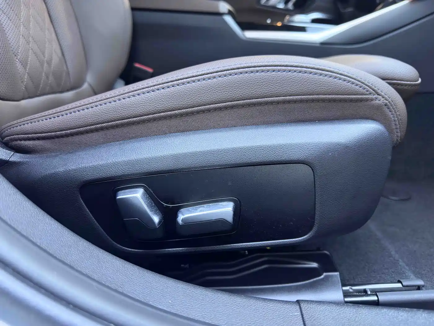 BMW 3 Series 2023 320Li M Sport Package фото 21