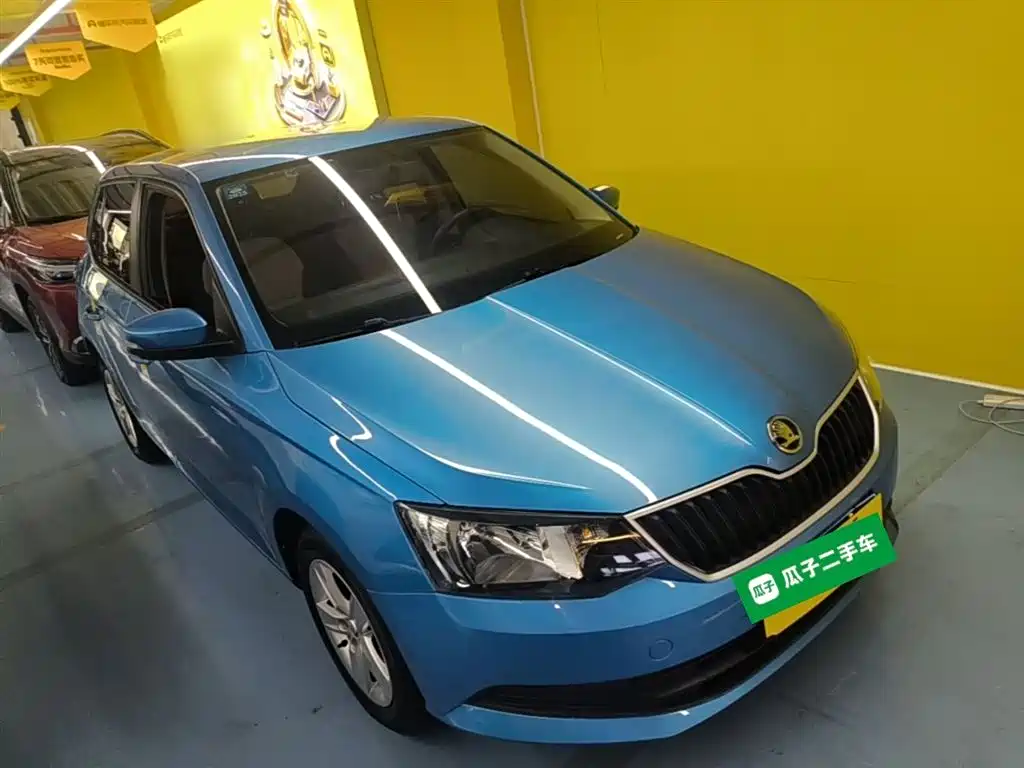 Škoda Fabia 2017 1.4L Auto Car Enjoy Edition фото 4