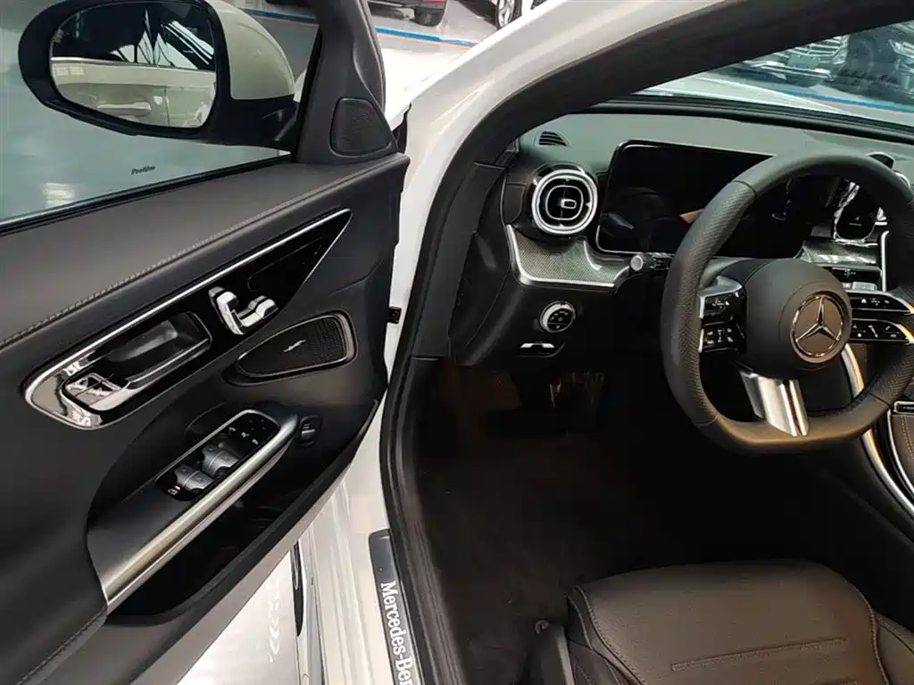 Mercedes-Benz C-Class 2025 C 260 L Sport Edition фото 16