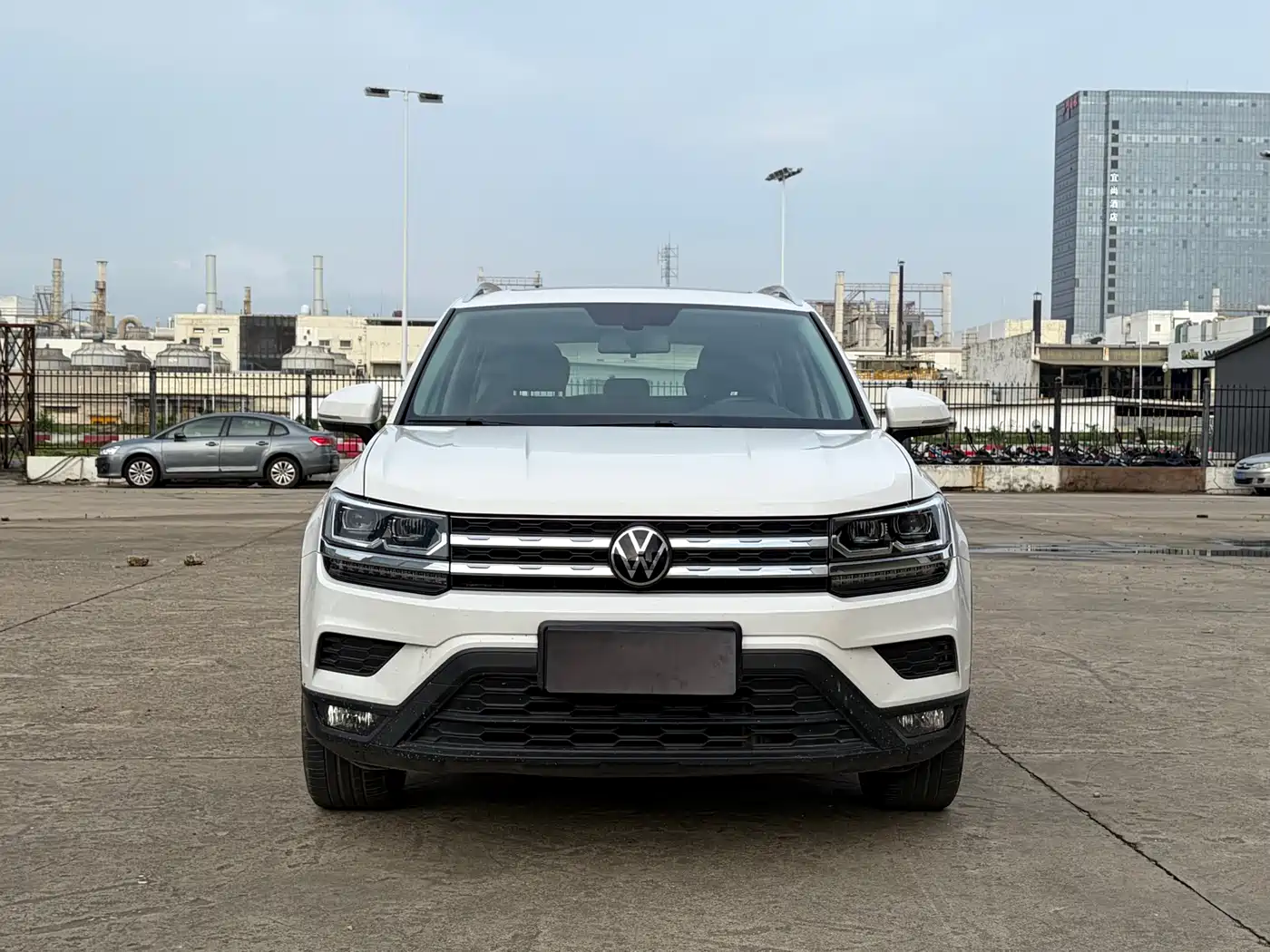 Volkswagen Tharu 2022 280TSI FWD Luxury Edition фото 3
