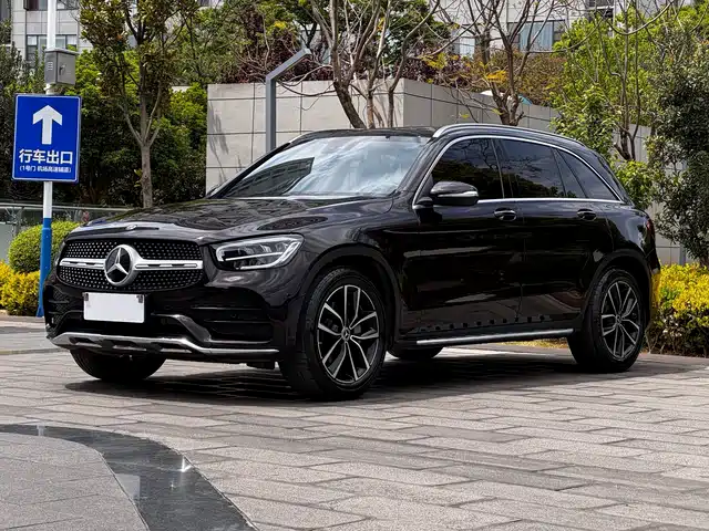 MERCEDES-BENZ GLC