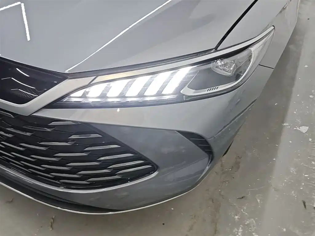 BYD Qin PLUS 2025 DM-i Smart Drive 55KM Leader фото 24