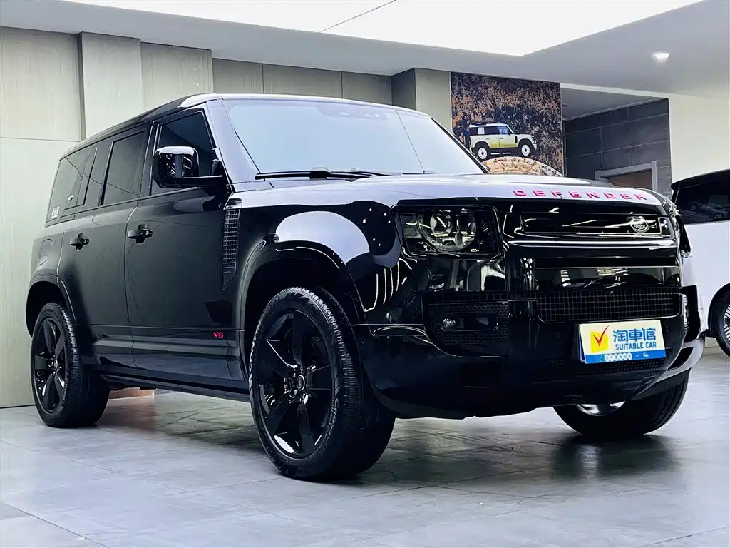 Land Rover Defender 2024 110 5.0T V8 фото 3