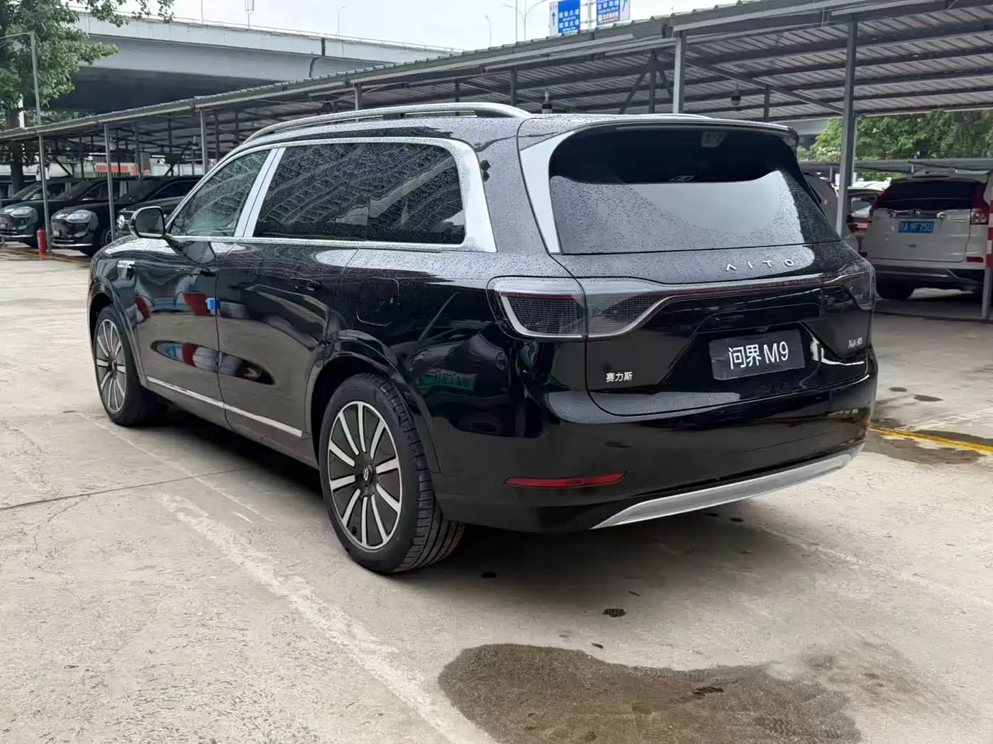 AITO Wenjie AITO M9 2026 Extended Range Ultra Edition 52kWh 6-seater фото 6
