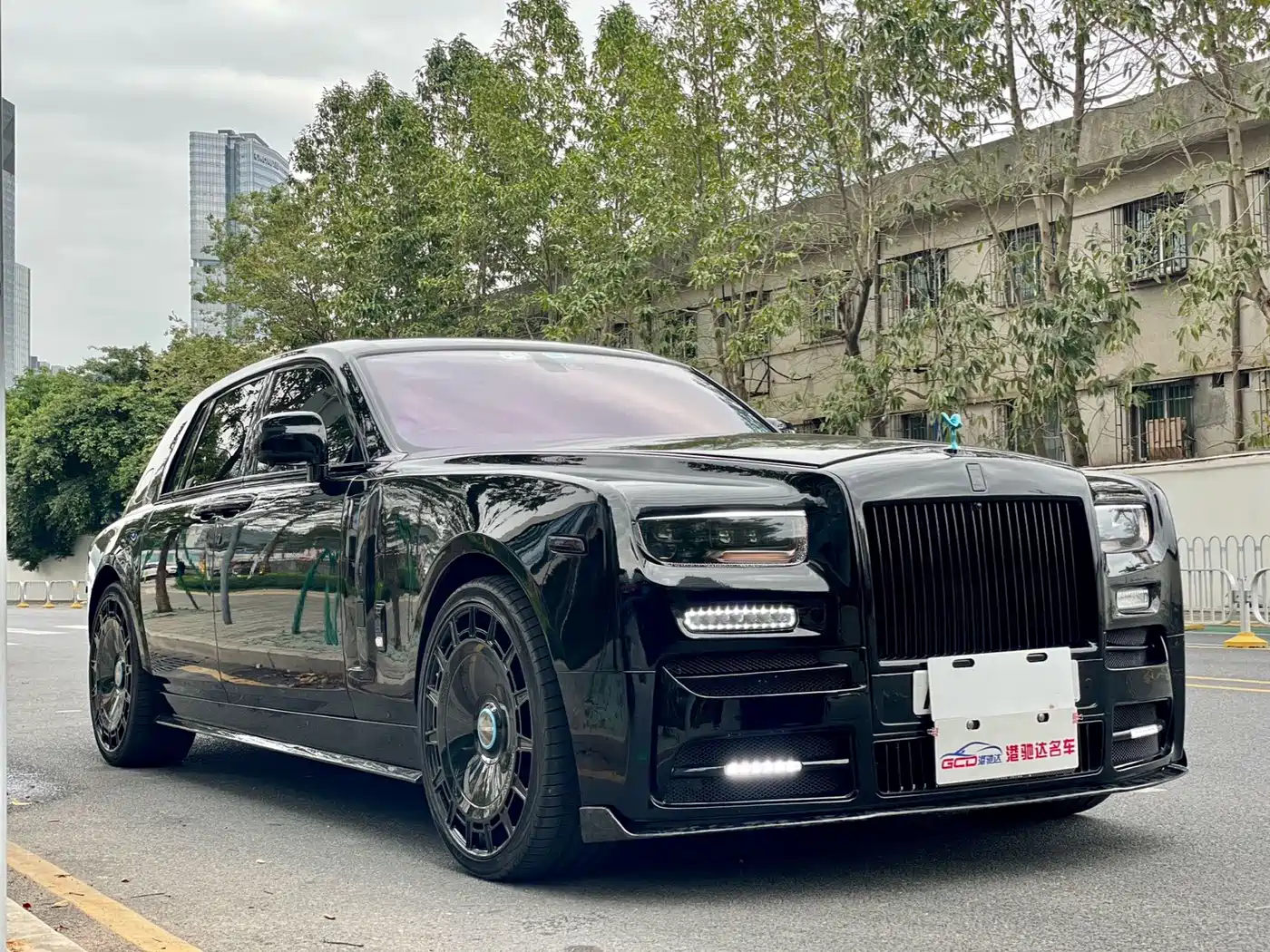 Rolls-Royce Phantom 2006 6.7L Extended Wheelbase EWB фото 3