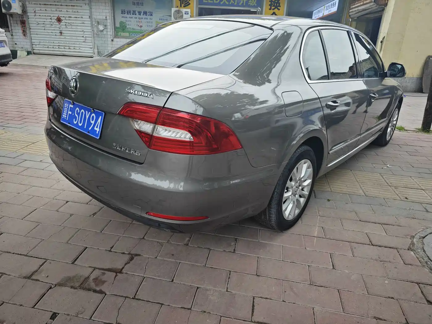 Škoda Superb 2013 1.8TSI Automatic Elite Edition фото 6