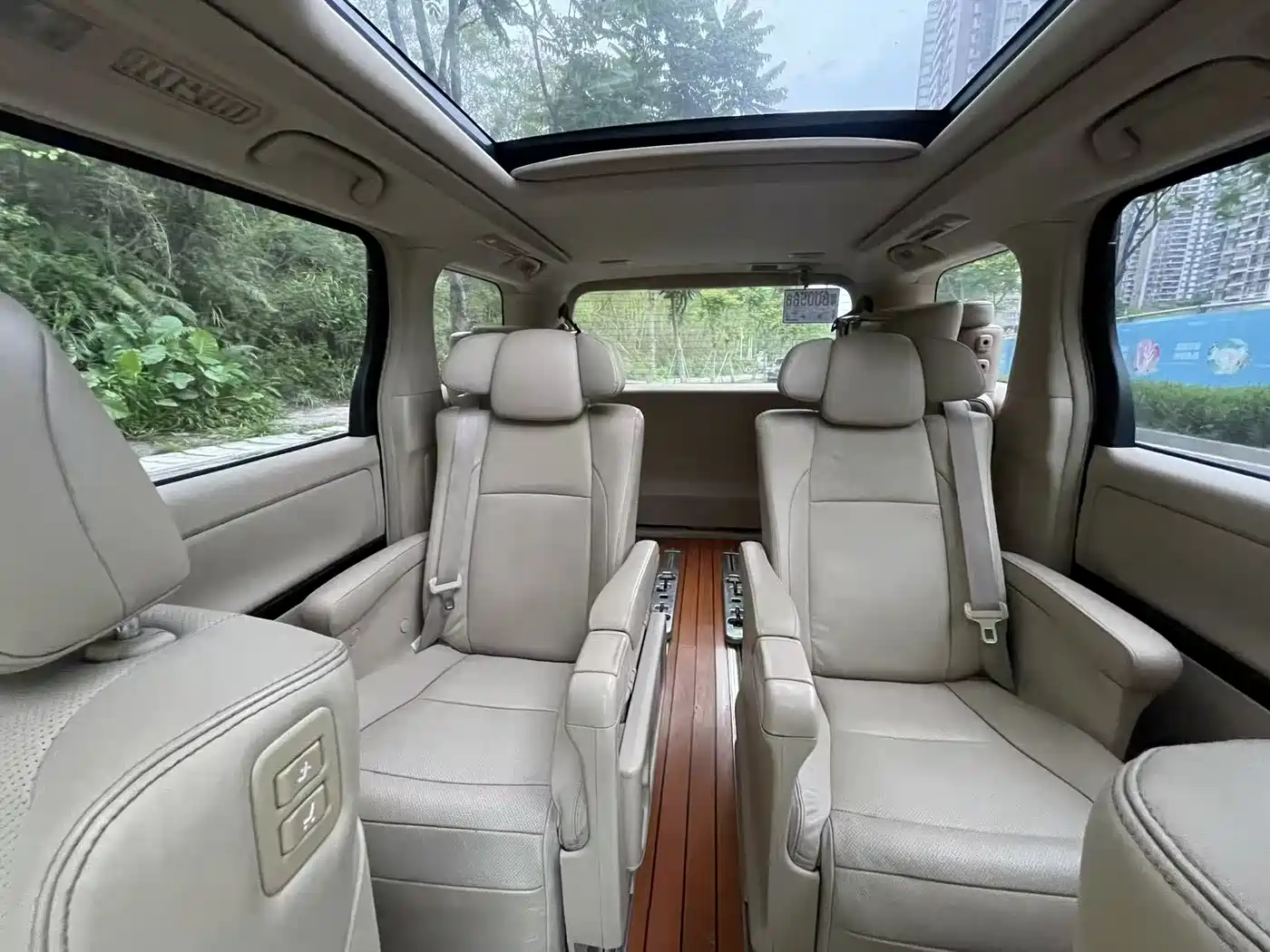 Toyota Alphard 2012 3.5L Luxury Edition фото 12