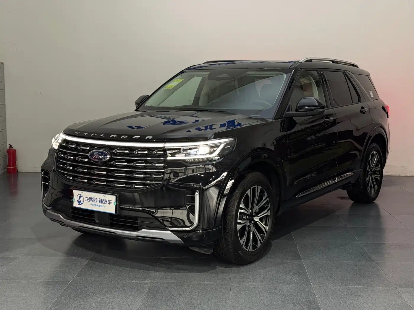 Ford Explorer 2025 2024 2.3T EcoBoost AWD Titanium Edition 6-Seater