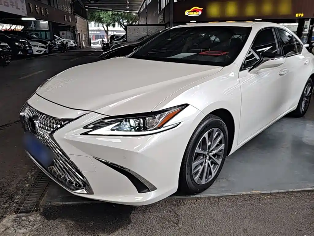 Lexus ES 2021 200 Excellence Edition