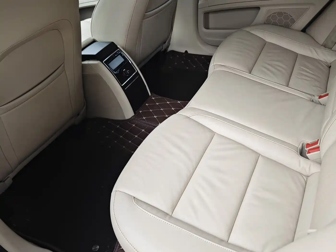 Škoda Superb 2013 1.8TSI Automatic Elite Edition фото 3