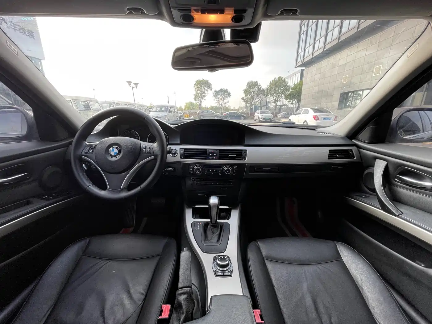 BMW 3 Series 2012 320i Luxury фото 7