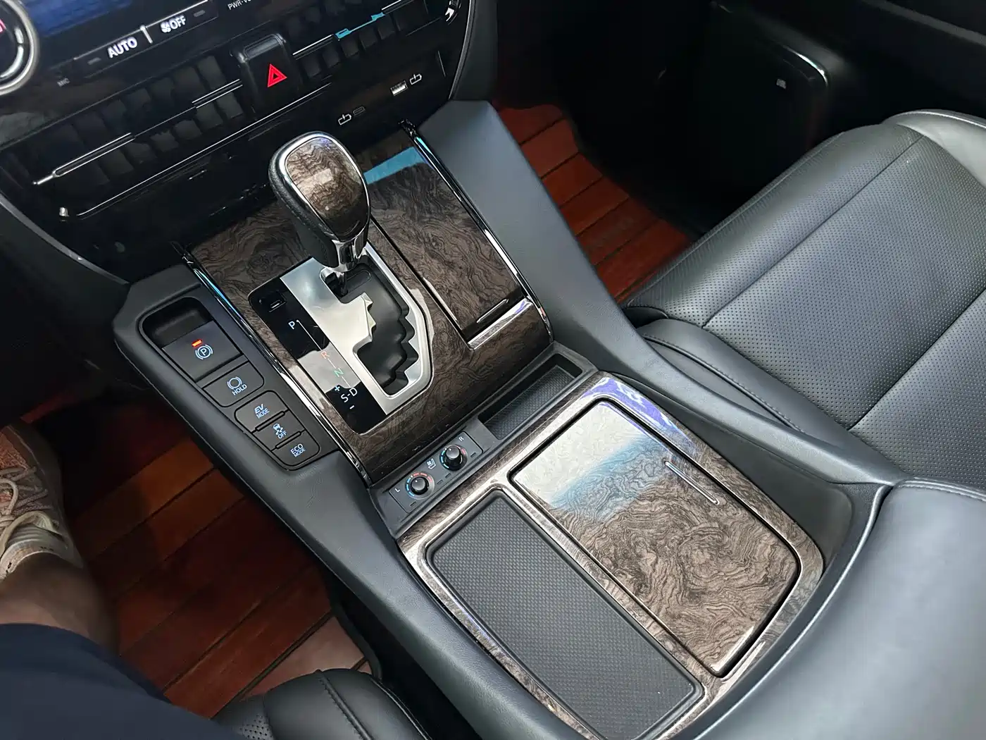 Toyota Alphard 2019 Hybrid 2.5L Premium Edition фото 21