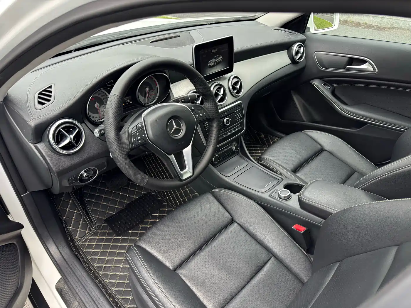 Mercedes-Benz GLA 2016 GLA 200 Fashion фото 3