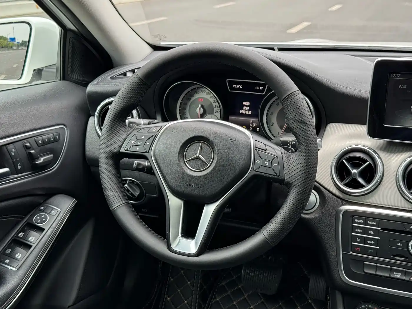 Mercedes-Benz GLA 2016 GLA 200 Fashion фото 7