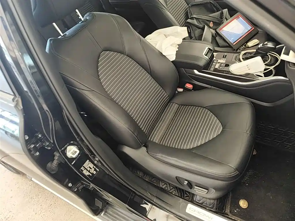Toyota Crown Kluger 2021 2.5L HEV 4WD Luxury фото 25