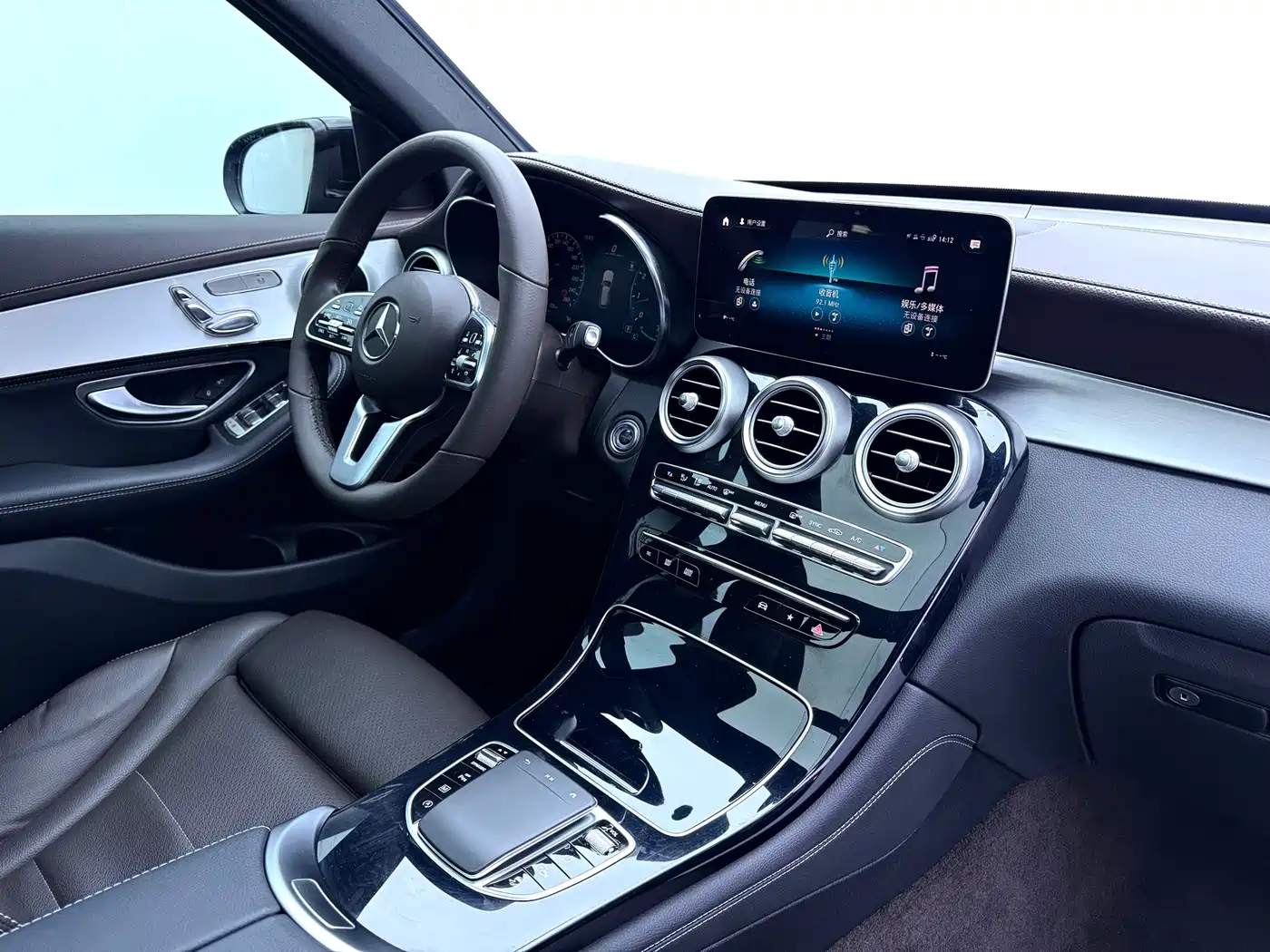 Mercedes-Benz GLC 2020 Facelift GLC 260 L 4MATIC Dynamic фото 26