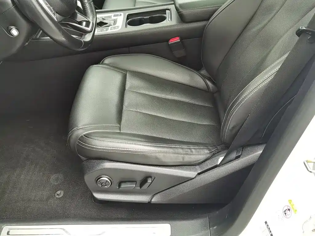 BYD Tang 2020 2019 2.0T Automatic Smart Connect Luxury 5-seater China VI