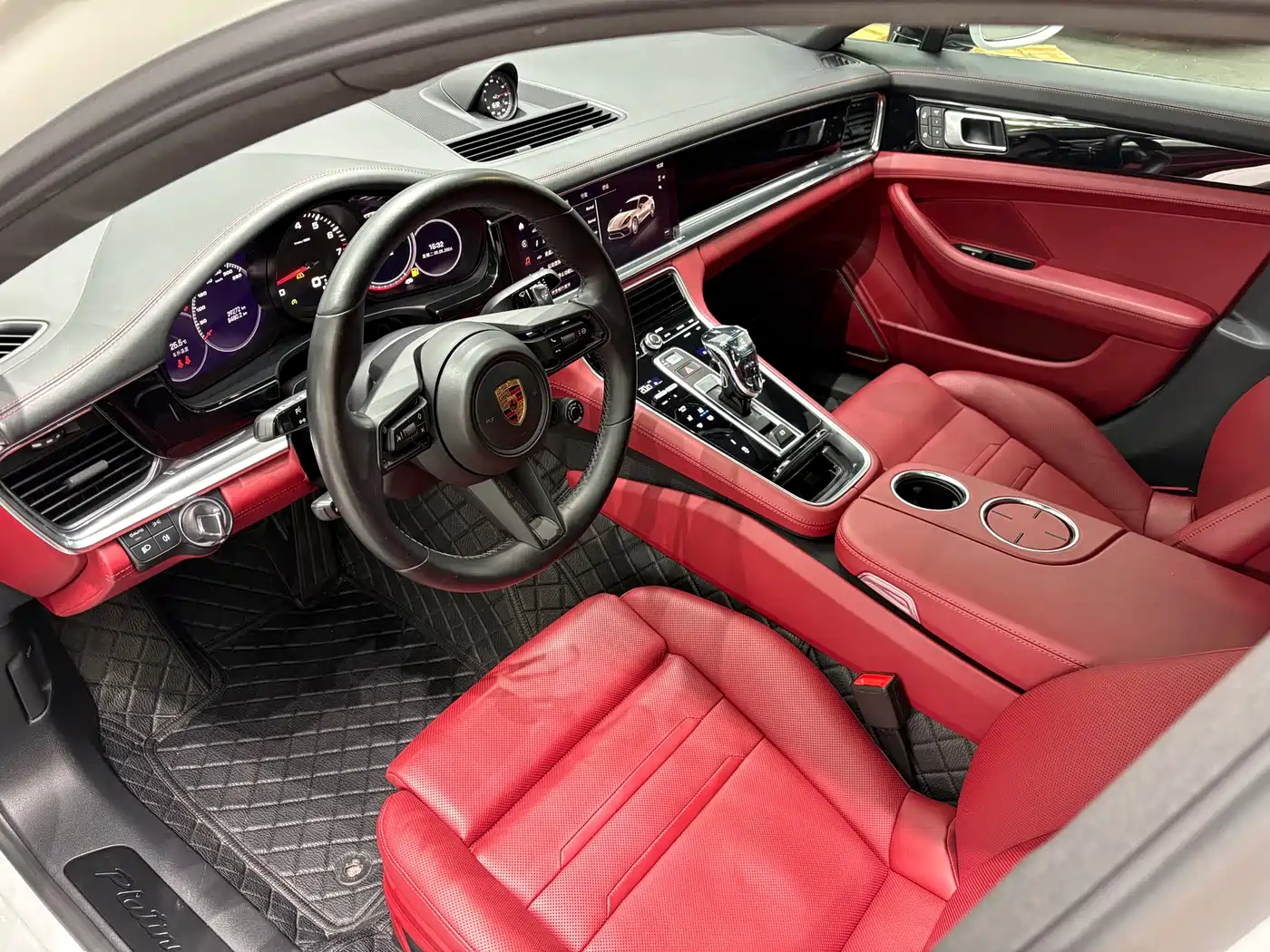 Porsche Panamera 2023 Panamera 4 Executive Long Wheelbase Platinum Edition 2.9T фото 4