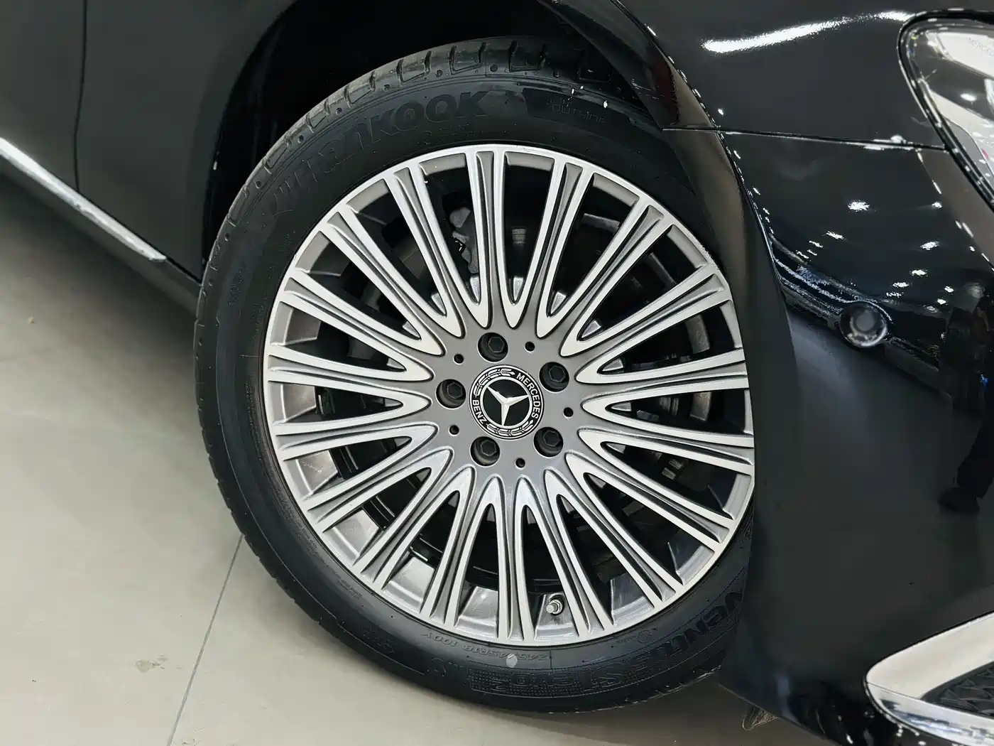 Mercedes-Benz E-Class 2022 Second Facelift E 300 L Luxury фото 10
