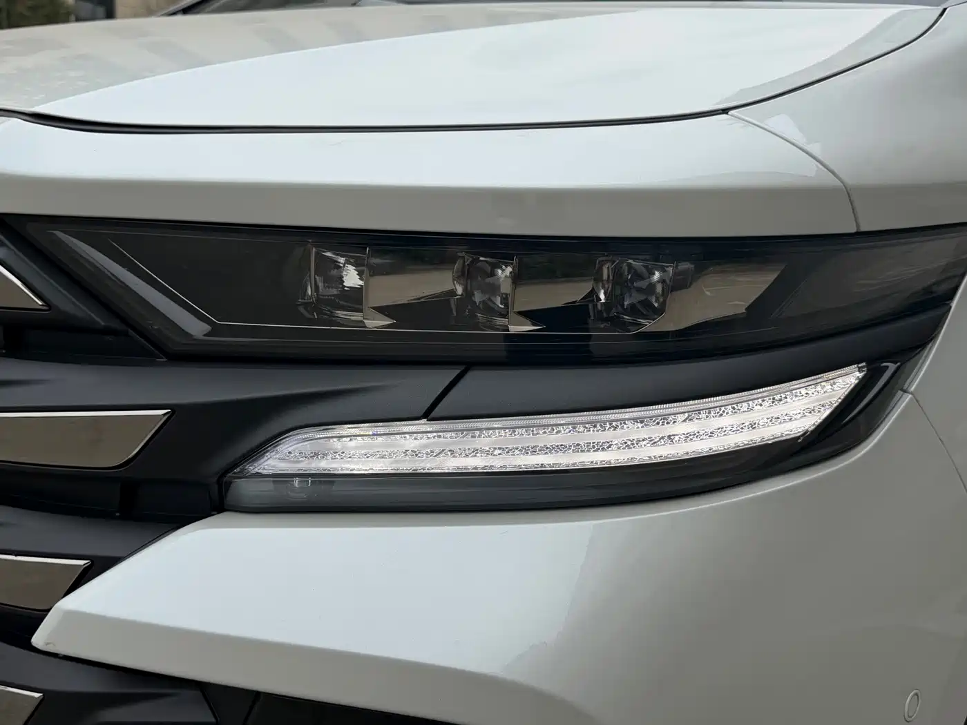 Toyota Vellfire 2025 2024 Crown Hybrid 2.5L Premium Edition