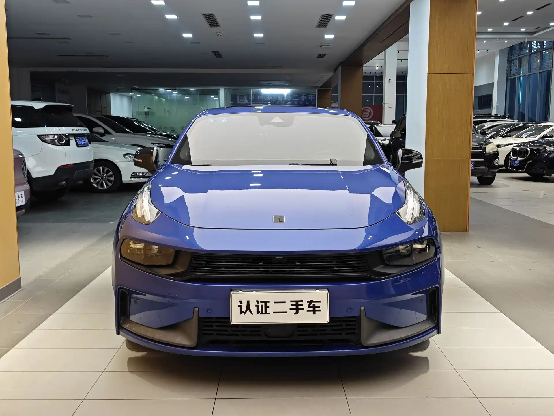 Photo 4 - Lynk & Co 03