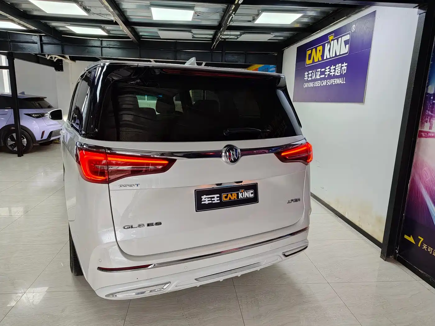 Buick GL8 2021 ES Landlord 653T Luxury фото 25
