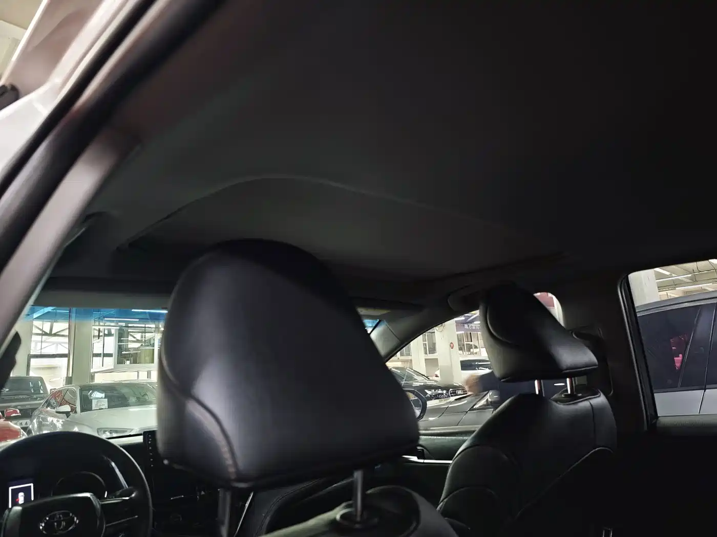 Toyota Camry 2021 Hybrid 2.5HGVP Leading Edition фото 12